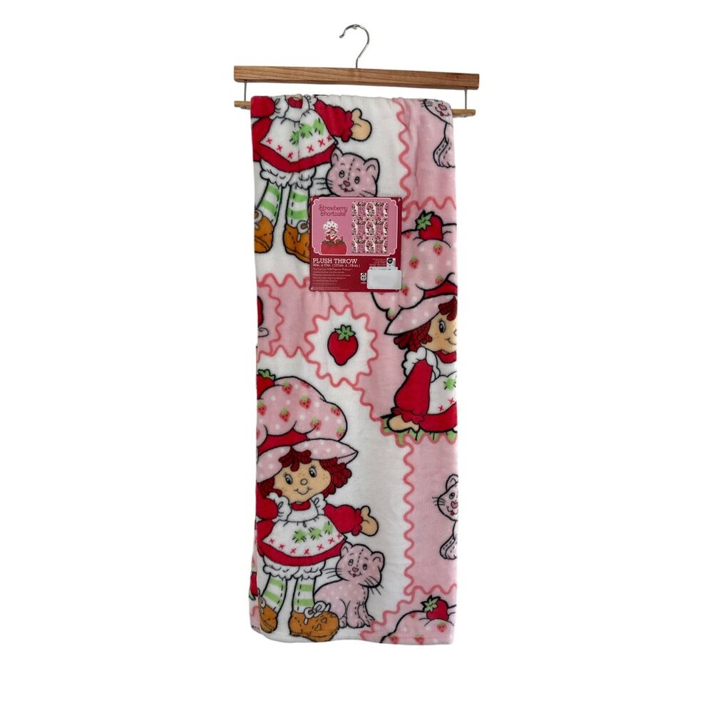 Strawberry Shortcake Plush Throw Blanket 50" x 70" 2024 Pink/Red Polyester Kids
